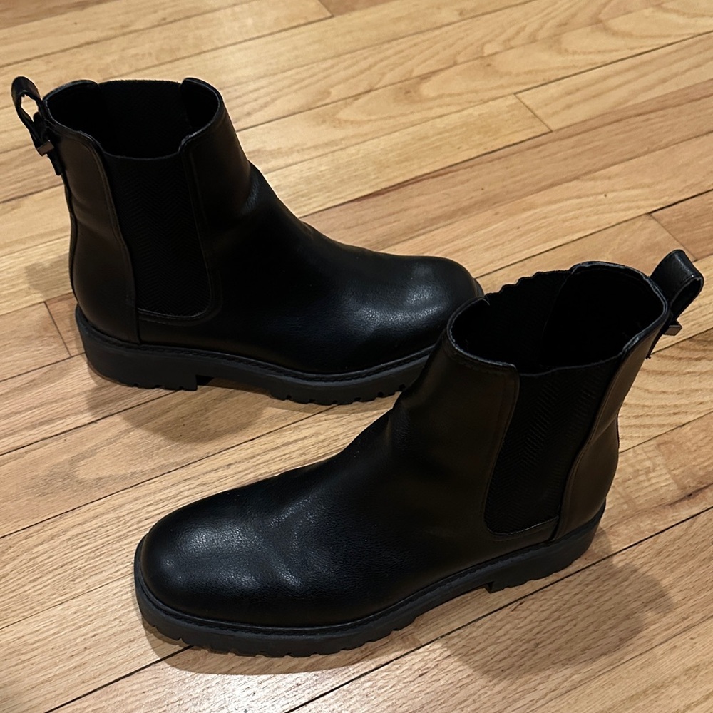 Kenneth Cole Reaction Black Ankle Boots